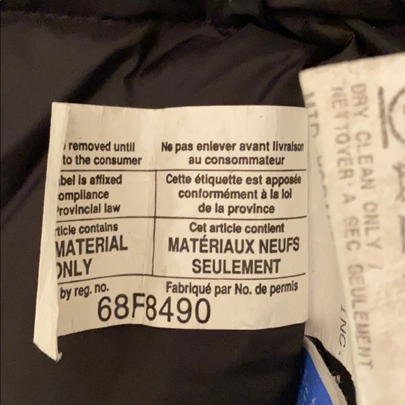 Canada Goose Jacket, bomber style, size M - Picture 5 of 6